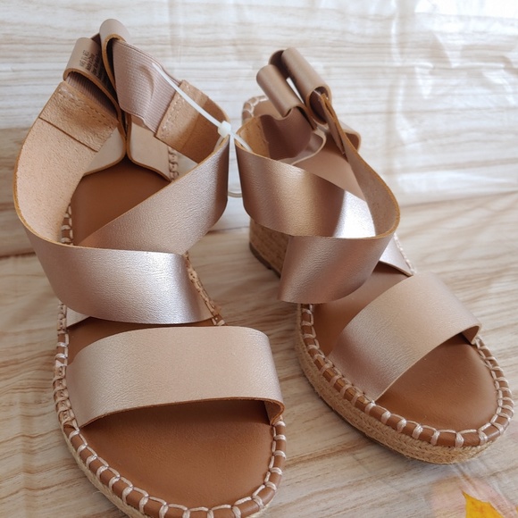 Wedges Size 8.5 - Picture 7 of 8